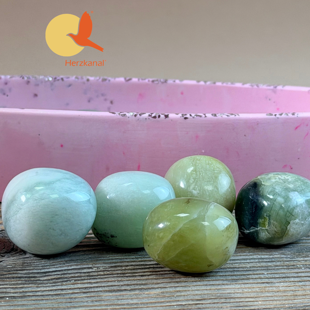 Jade Grün Trommelstein – Glück, Fülle, Harmonie & Herzensweisheit – Bild 2
