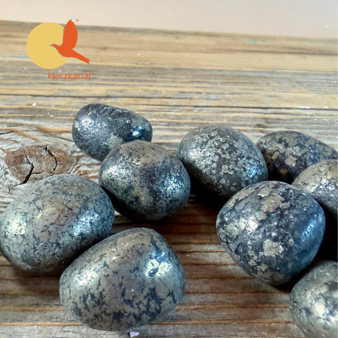 Pyrit auf Magnetit Trommelstein – Fülle, Selbstwert & geerdete Schöpferkraft
